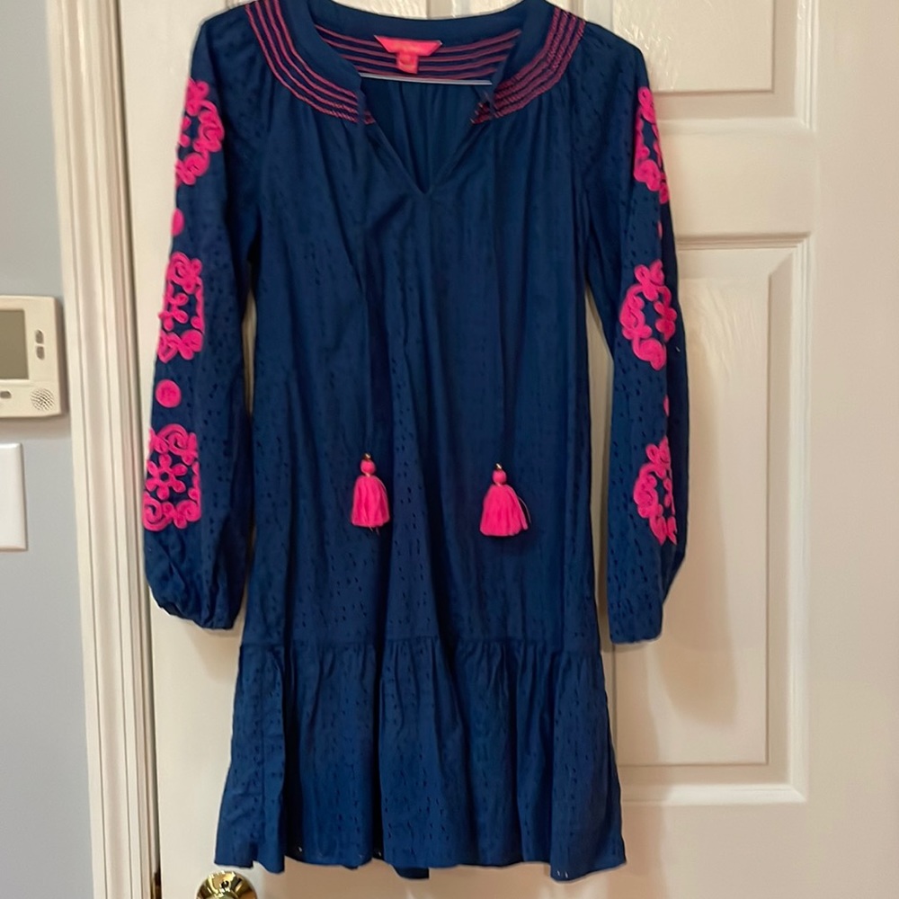 Lilly Pulitzer Women’s Long Sleeve Eyelet dress size Medium.  Good condition!
